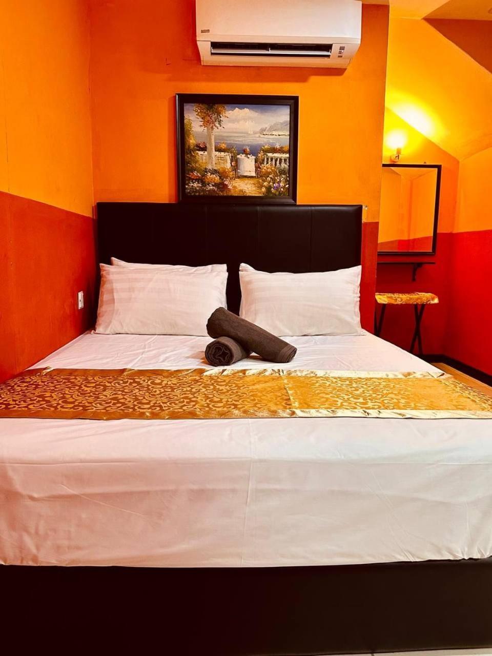 Smart Budget Hotel - Кланг Экстерьер фото