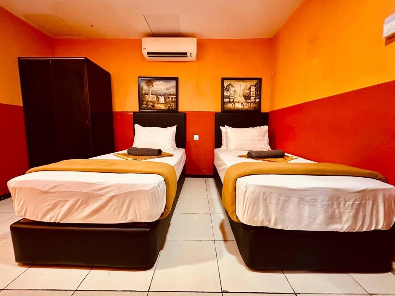 Smart Budget Hotel - Кланг Экстерьер фото